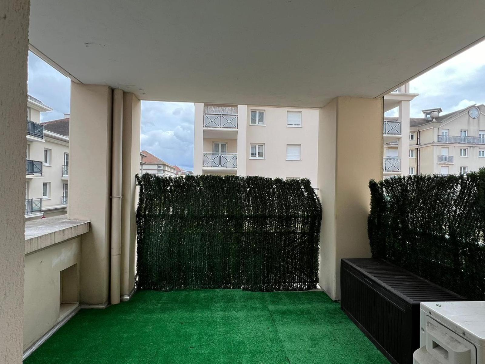 Location 3 Chambres Spacieuses Dans Appartment 2 Mn Rer Bussy Saint Georges Dış mekan fotoğraf